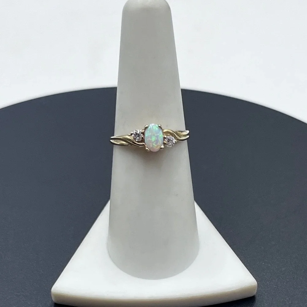 Designer Estate Vintage 10k Yellow Gold Opal CZ Swirl Ring 1.45g Signed 7.25